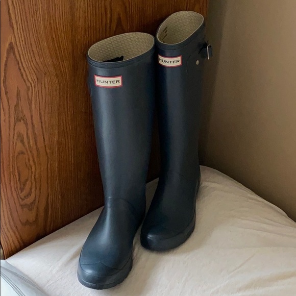 HUNTER Navy Blue Tall Rain Boots - Size 7 - Picture 1 of 7